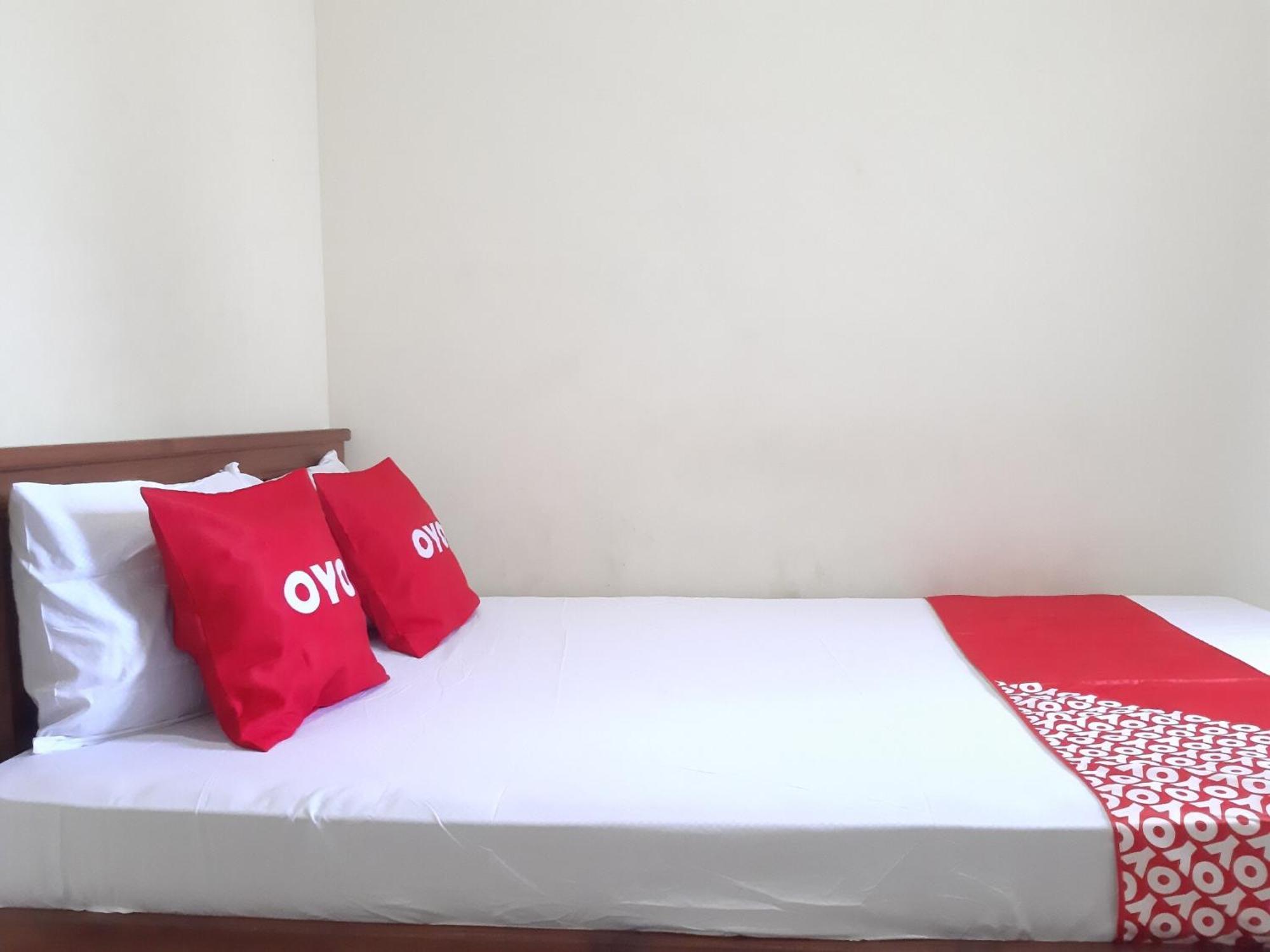 Oyo 2826 Panderman Residence Blitar Exterior foto