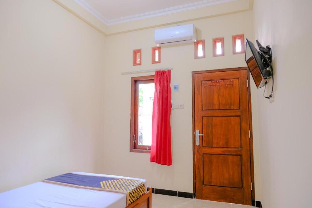 Oyo 2826 Panderman Residence Blitar Exterior foto