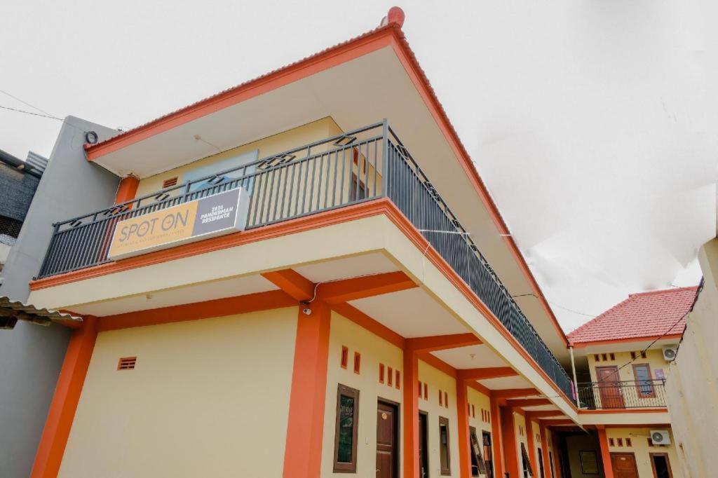 Oyo 2826 Panderman Residence Blitar Exterior foto